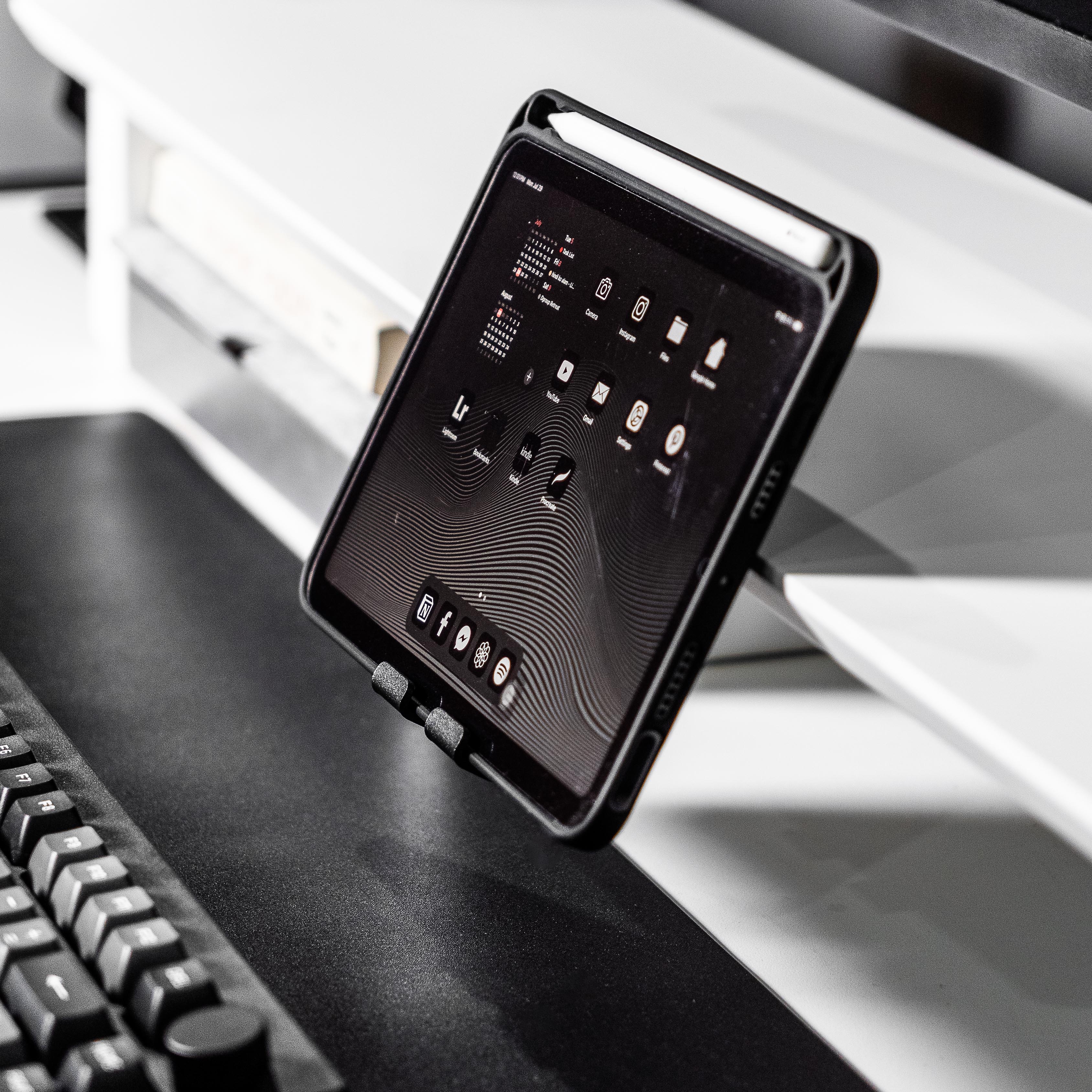 Desk Setup Cockpit | White